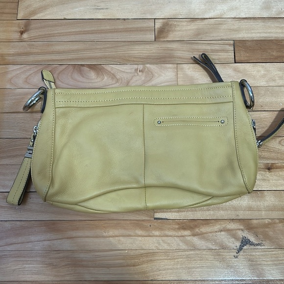 B. Makowsky genuine leather clutch purse y2k butter yellow silver - Picture 2 of 6